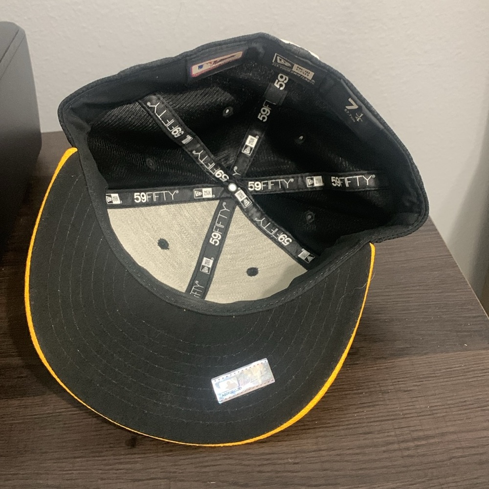 Pittsburgh Pirates Fitted Hat - Picture 4 of 4